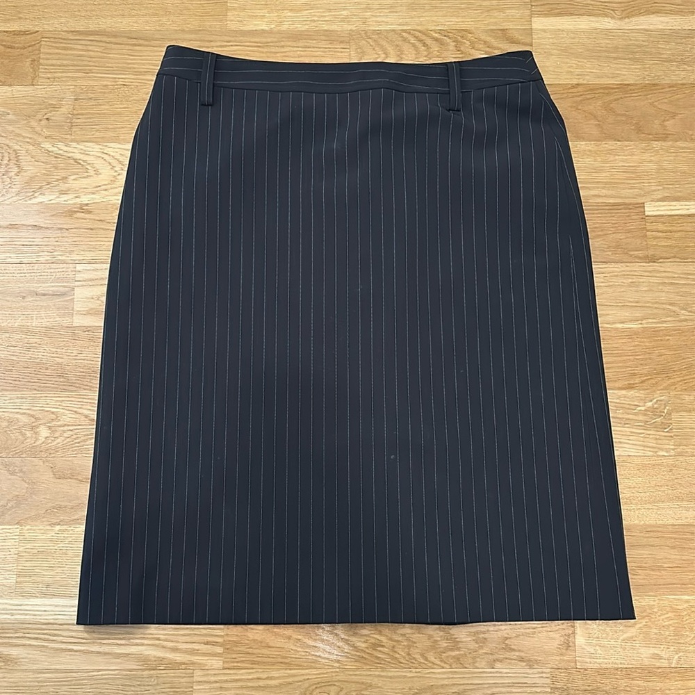 Tahari Arthur S. Levine Striped Skirt in Size 8
